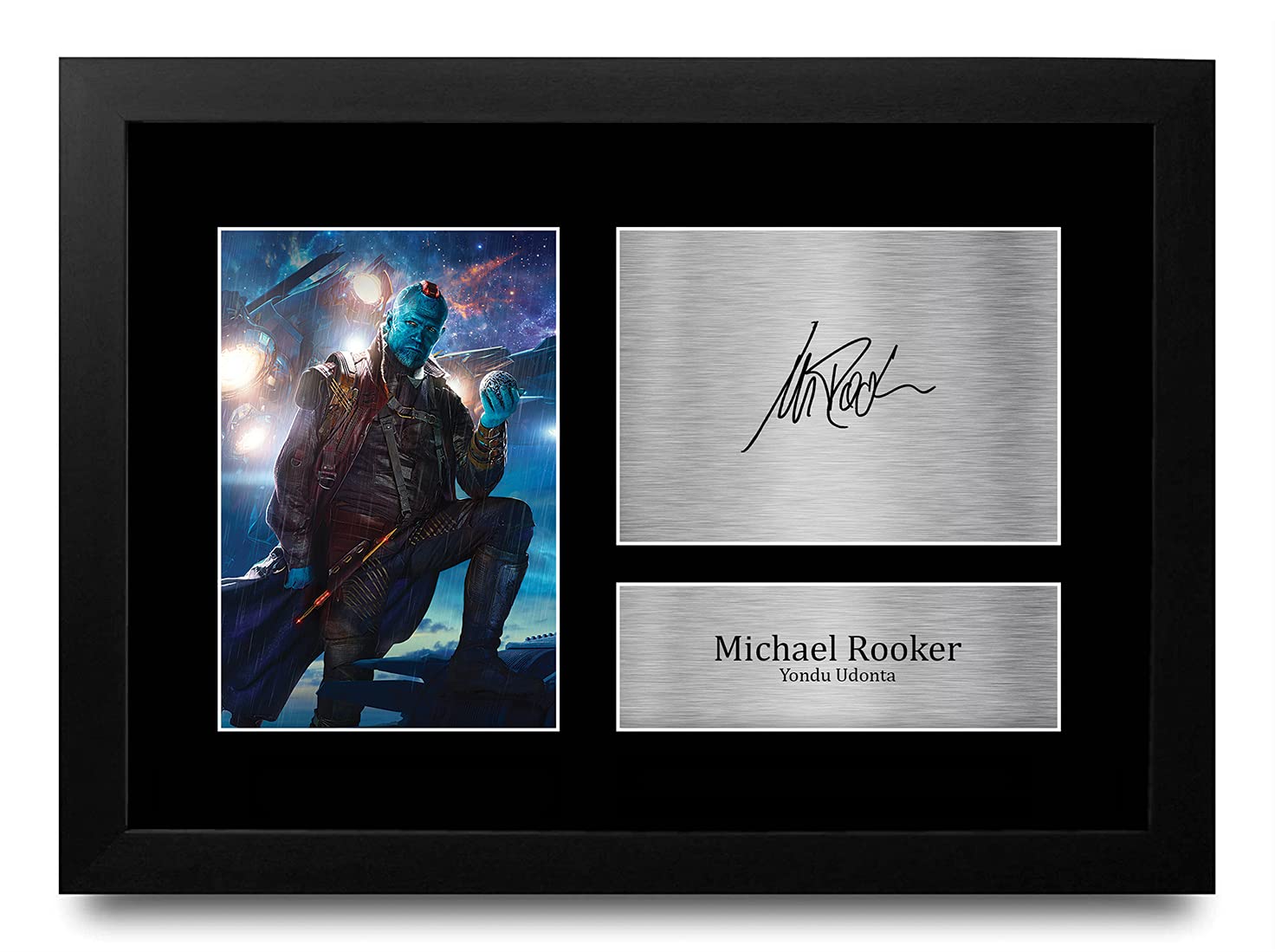 HWC Trading – Foto Con Stampa Autografata Di Michael Rooker (Yondu) – Guardians Of The Galaxy – Formato A4 Incorniciato – Regalo Per Collezionisti