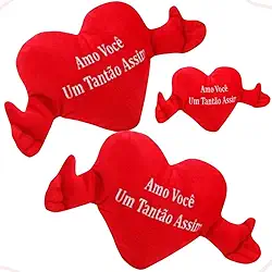 Almofada de Pelúcia Modelo Coração Abraço Frase Amo Você Um Tantão Assim 76cm