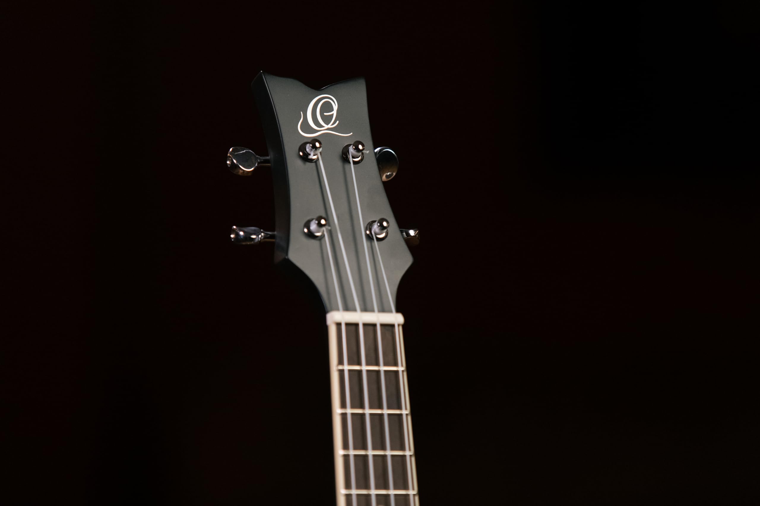 Ortega Guitars Banjo Ukulele Akustisch – Banjolele Series – Closed Back – Remofell/Ahorn, Schwarz (OUBJ100-SBK)