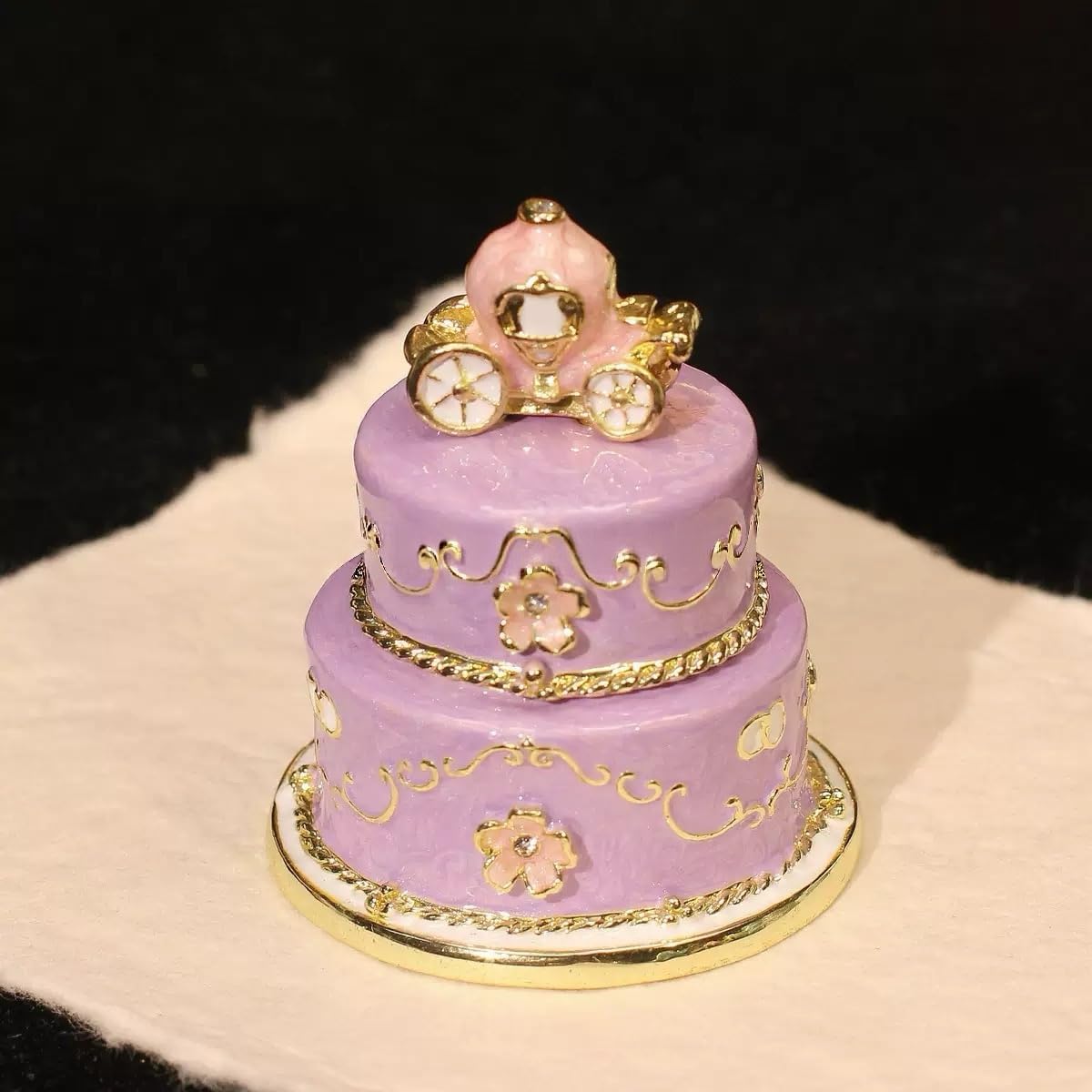 Hand-Painted Enamel Birthday Cake Purple Trinket Box Hinged Mini Jewelry Organizer for Rings & Necklaces, Ideal for Classical Home Decor & Collectible Keepsake Women Girls Festival Gift