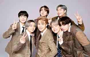 値下げスタート★BTS★DVD＋ファンクラブ限定品？等★12点色々② BTS,THE BEST ファンクラブ限定盤 - メルカリ