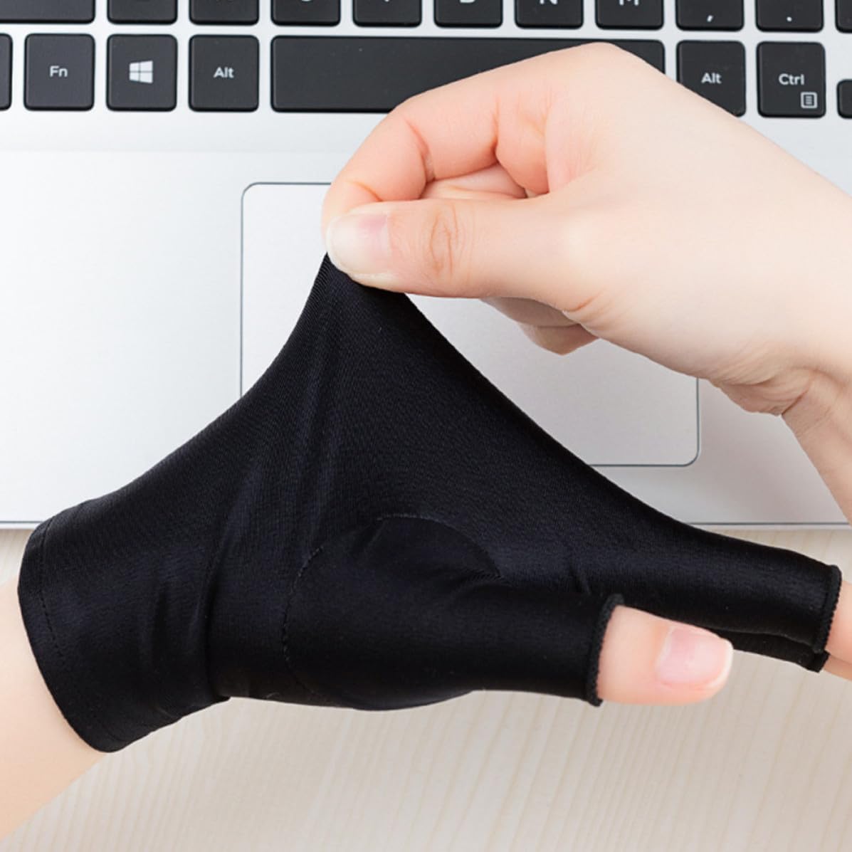 4pcs Women Sun Protection Gloves for Running and Yoga Flexible Breathable Black Spandex Gloves Lightweight Outdoor Cycling