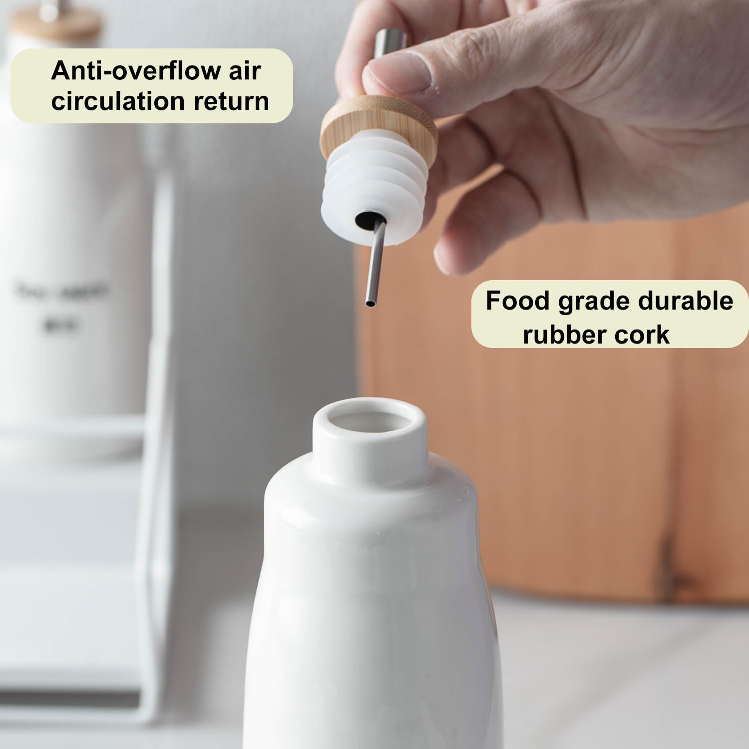 Set dispenser per olio d'oliva e aceto, bottiglie in ceramica per olio e aceto da 420 ml e 280 ml, con vassoio in bambù, 2 contenitori per olio con imbuto ed etichette.