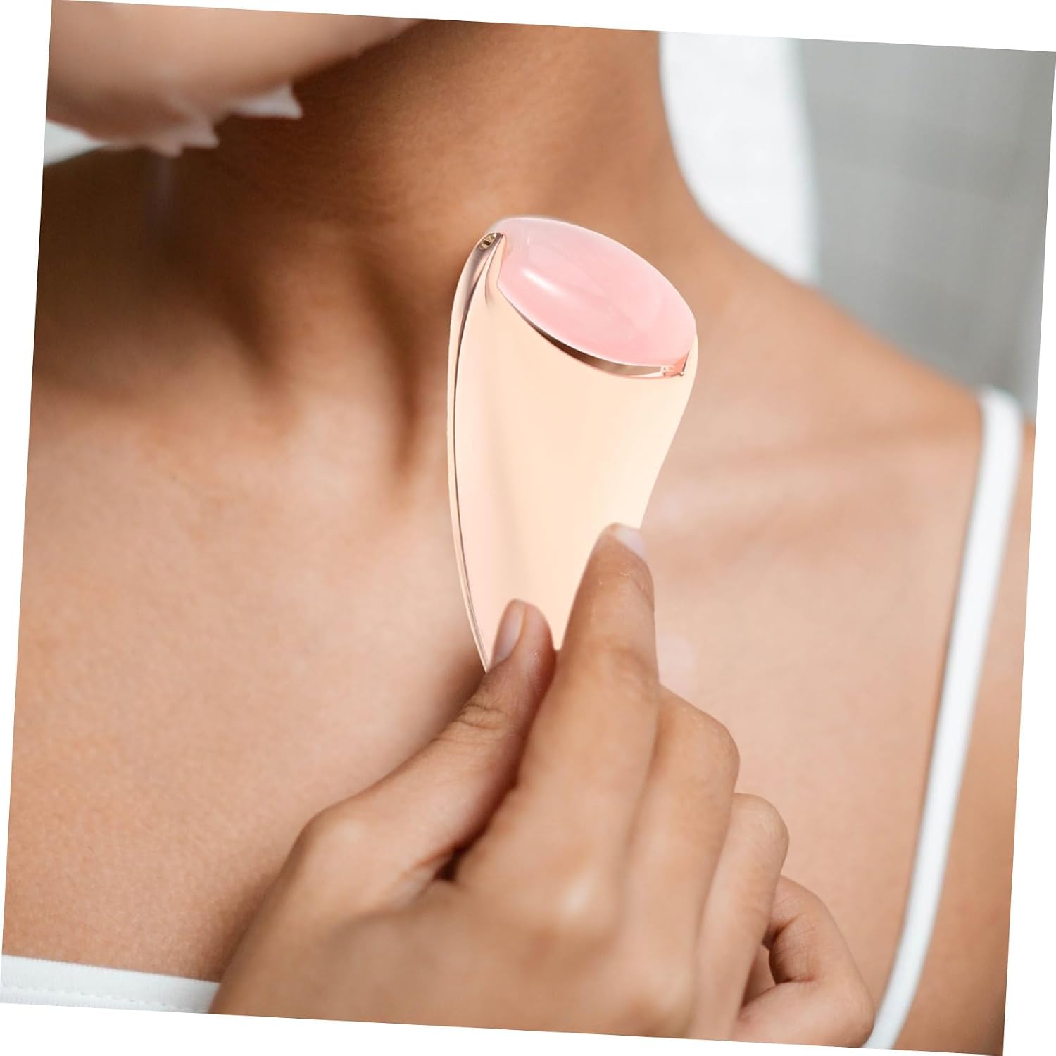 WOONEKY Facial Massage Roller Gua Tool for Skin Tightening and Puffiness Reduction Compact Design for Face Care and Relaxation
