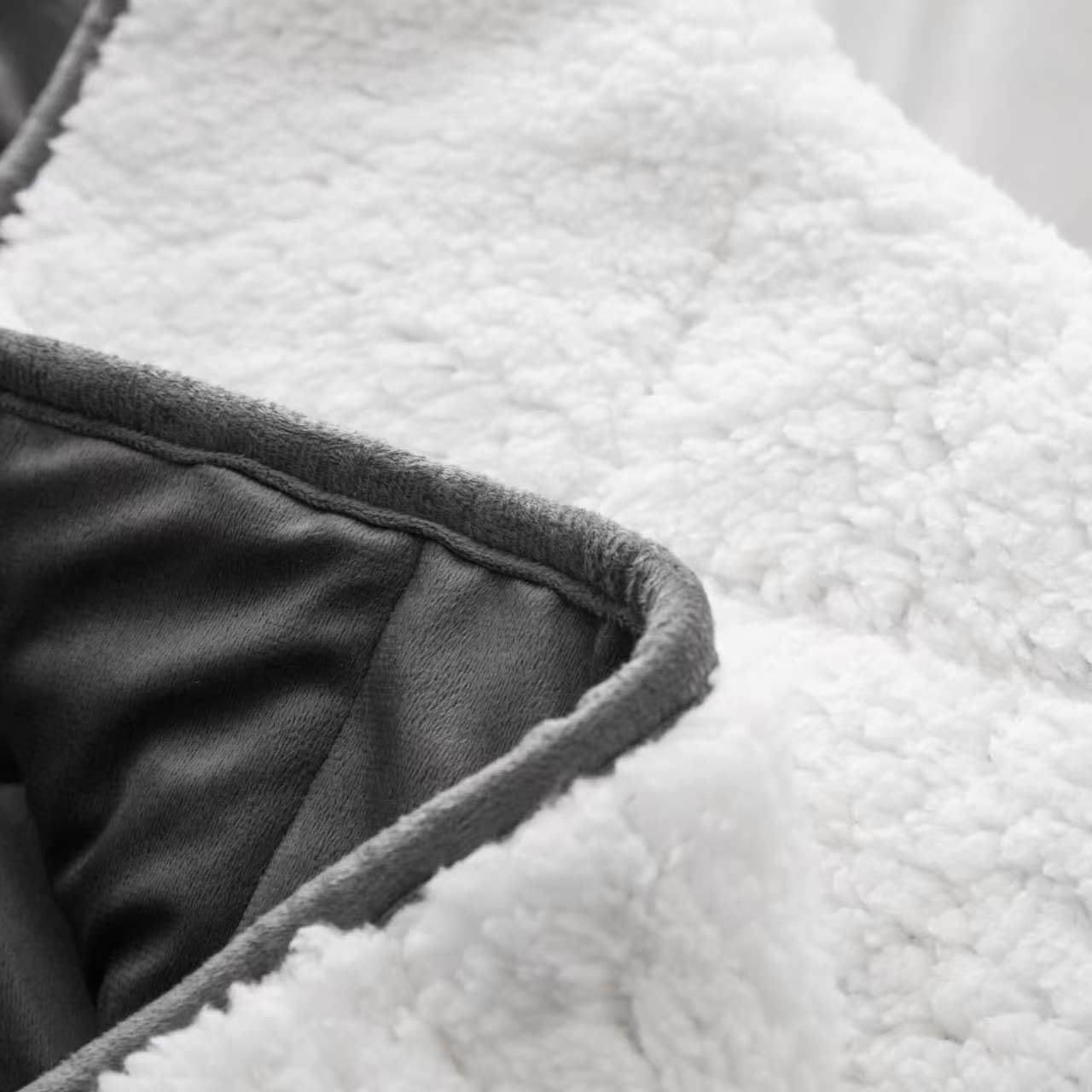 MENHIRY Sherpa 10lb Weighted Blanket for Adult, Both Sides Reversible Velvet Soft Plush Weighted Heavy Blanket for All Season White Grey 48in*72in