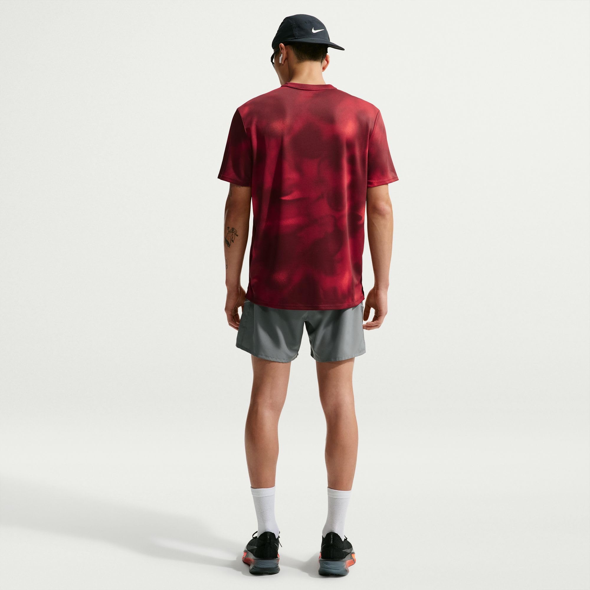 Nike Herren Nike Miler Dri-fit Kurzarm-laufoberteil für Herren Kurzarm-Laufoberteil