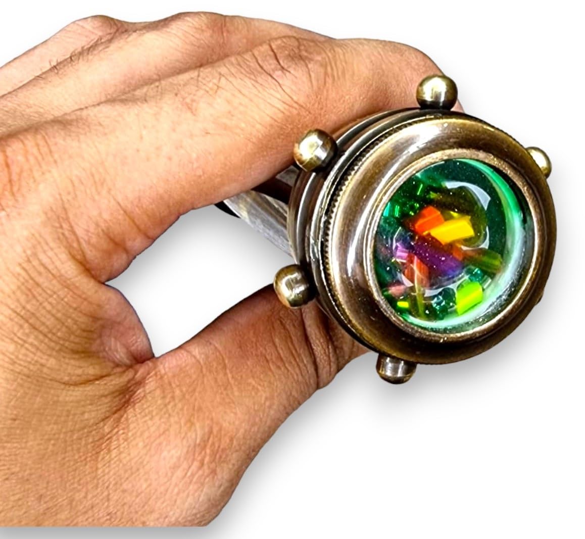 Caledoscopio antiguo hecho a mano con pátina vintage con lente de espejo que crea un increíble diseño vibrante, una obra maestra clásica del arte óptico