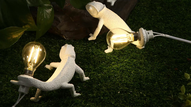 Image of MAYOLA Modern Chameleon Table Lamp,Desk lamp,Night Light,Wall Lamp, Resin Chameleon Lighting Fixture for Living Room, Bedroom, Office,Kids(Wall Lamp, A-Black)