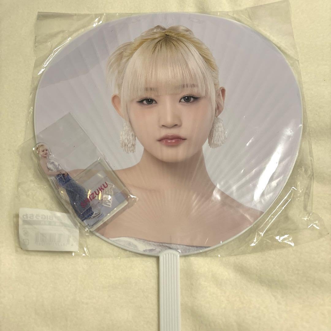 Amazon.co.jp: ミーアイ ME I 飯田栞月 うちわ アクリルスタンド  