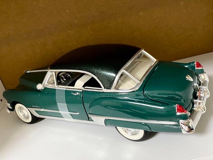1/18 アメ車　ミニカー キャディラック　クーペ　ドヴィル Amazon | アメ車 ミニカー '49 キャデラック クーペ ドヴィル 1