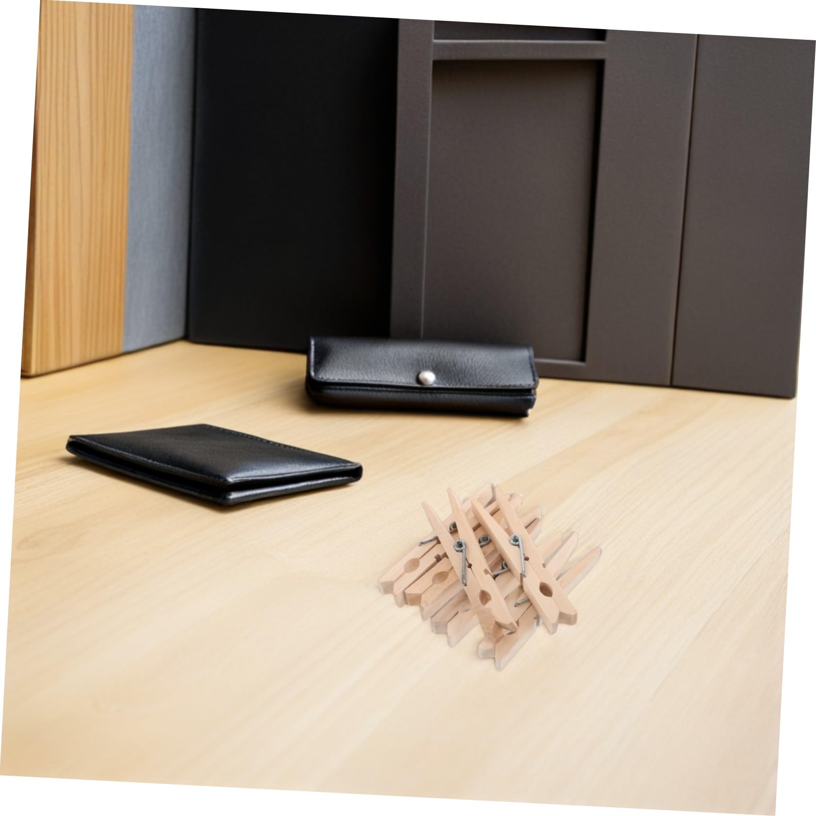 Toyvian 150 pezzi Mollette in Legno Mini per Bucato e Foto Clip Versatili per Asciugatura e Artigianato Resistenti e Delicate per Tessuti per Calze e Indumenti Design Compatto e Portatile