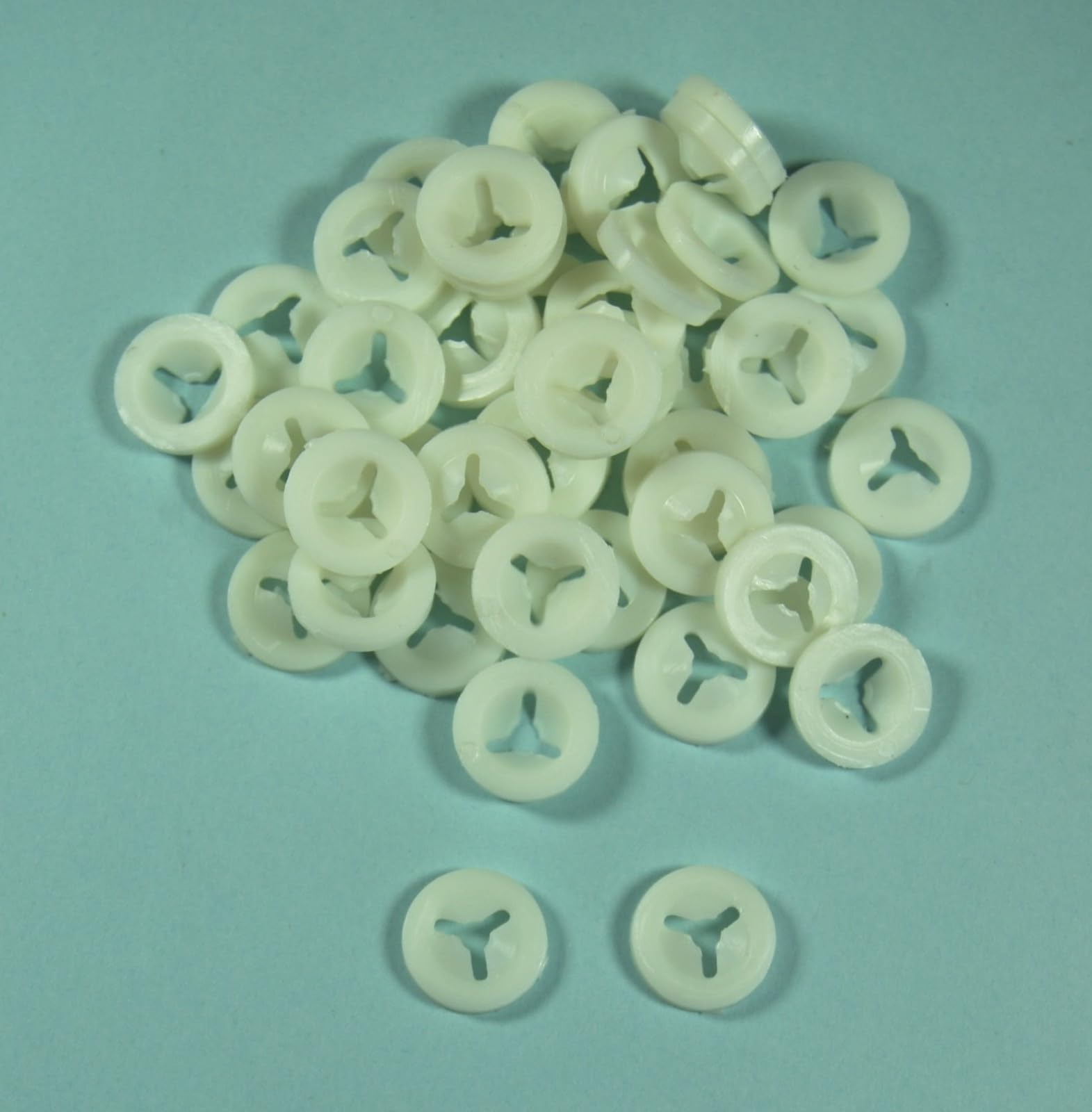 celloexpress Plastic Backs - Replacement Washers Spares - Teddy Bear Toy Doll Eyes/Noses (Medium Crosses, 50 Pairs - 100 Backs)