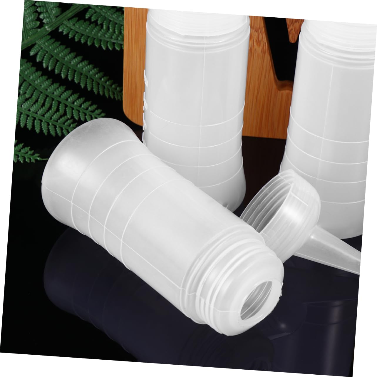 minkissy Lot de 4 Flacons Applicateurs de pour Cheveux Rechargeables à Presser avec Pointe Inclinée pour Salon Usage Domestique 5 Pièces X 4