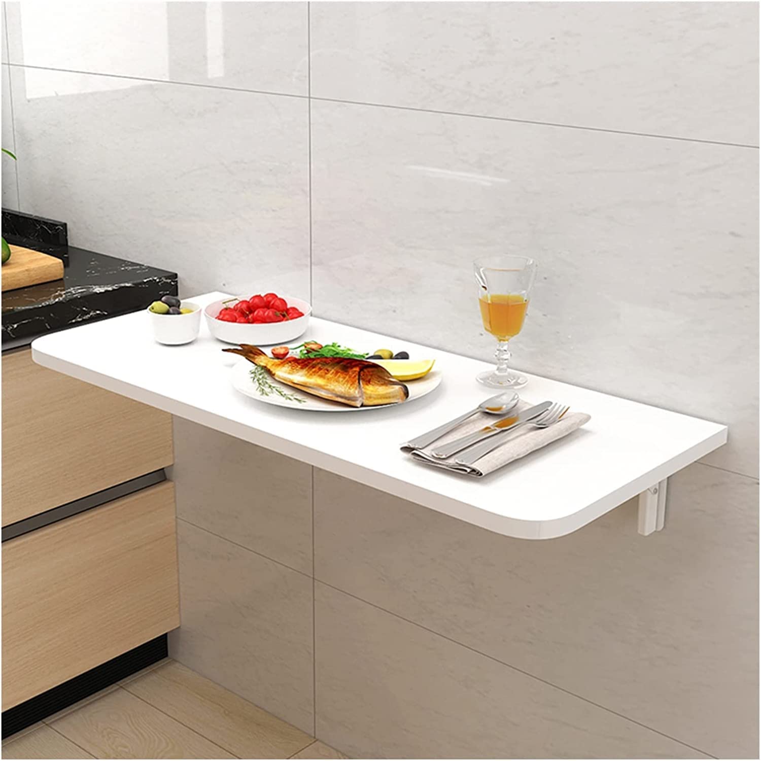 Table murale blanche pliable : créez un coin repas dans votre cuisine