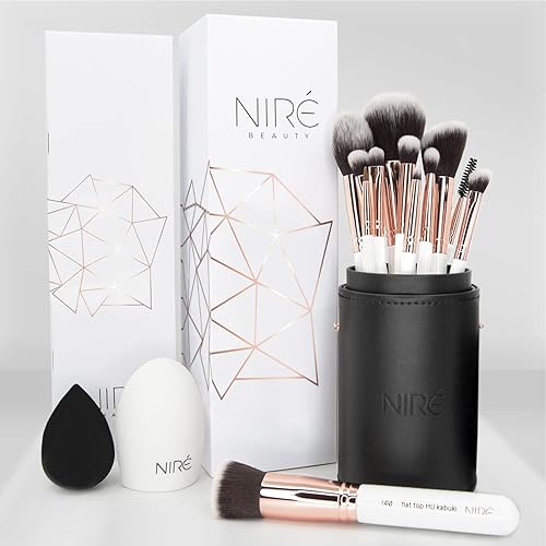 Niré Beauty White - Juego de brochas de maquillaje profesional galardonado de 15 piezas brochas de maquillaje veganas con estuche, esponja de