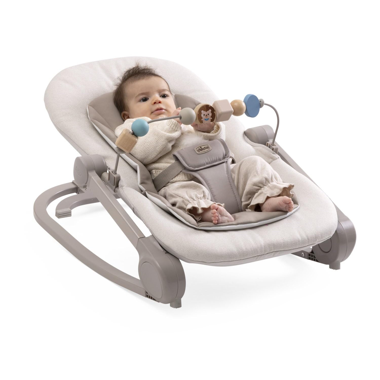 Chicco Transat Magia 2-en-1 : Transat Nouveau-né et Première Chaise jusqu’à 18 kg, Barre de Jeux avec Éléments en Bois, Mini Réducteur Inclus, Mode Balancelle ou Fixe et Dossier Réglable