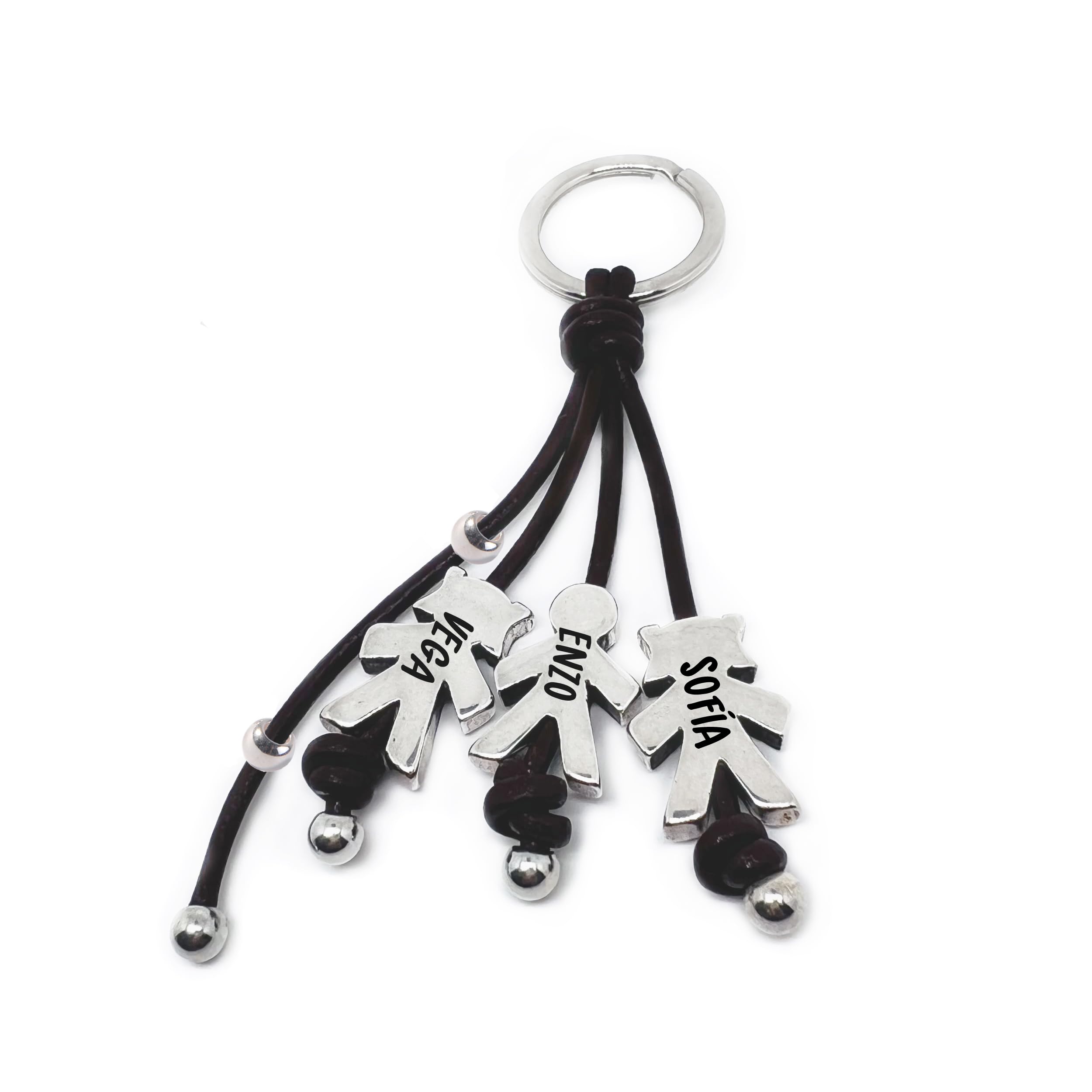 Llavero Niños Personalizado con Nombres, Fabricado en Zamak Baño Plata-Cuero Nacional. Regalo Día del Padre Regalo día de la Madre. Modelo Niños V