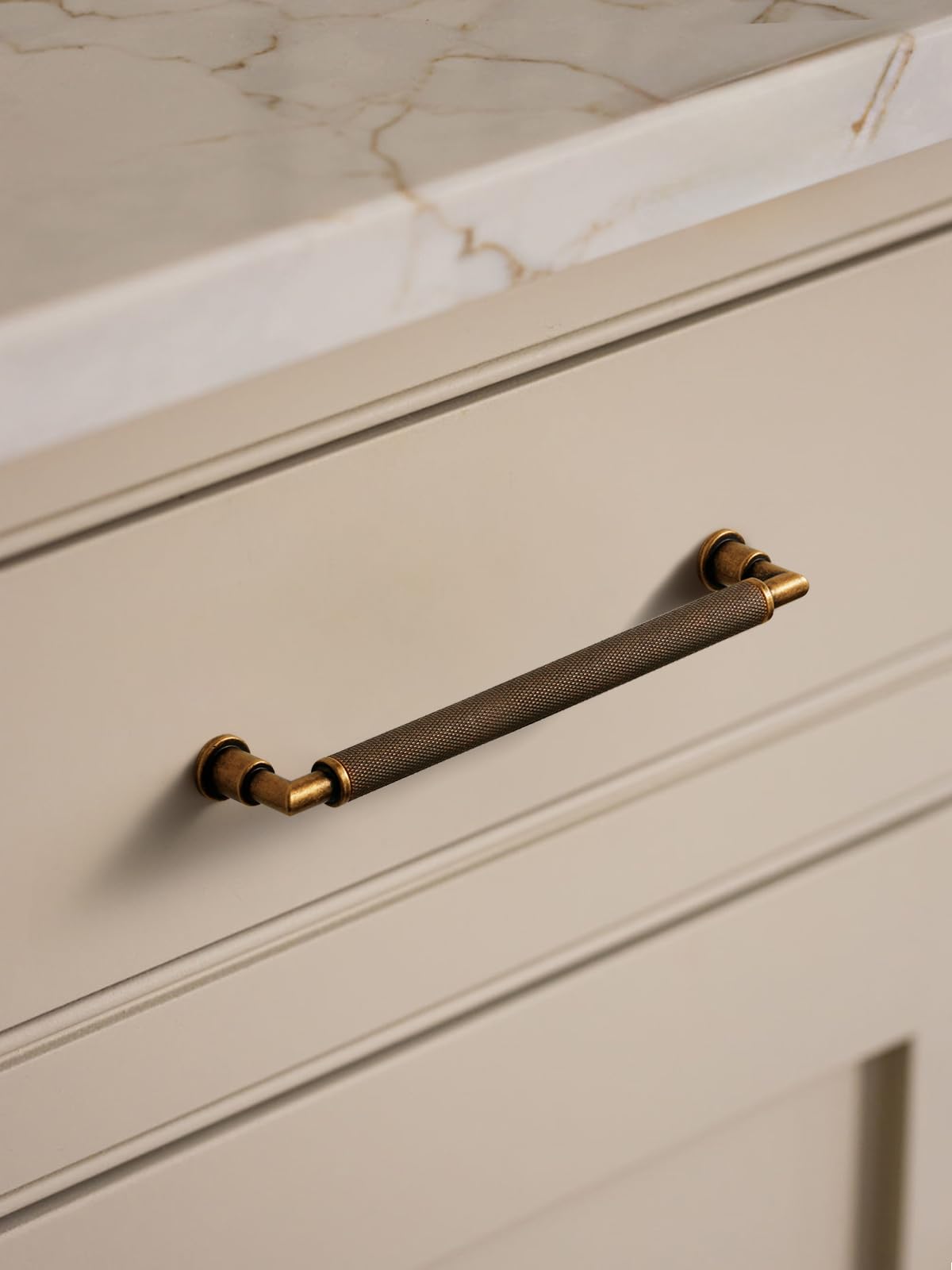 5 Pezzi Maniglie da Mobile in Ottone Antico, Distanza Fori 160mm, Zigrinate Stile Vintage per Cassetti, Bagno e Cassettiera - Barra in Lega di Zinco