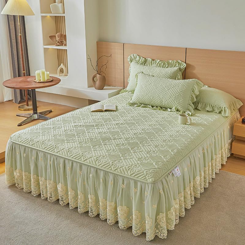 Couvre-lit matelassé floral coton lavé 200x220 parure lit volants jupe 40cm vert pâle