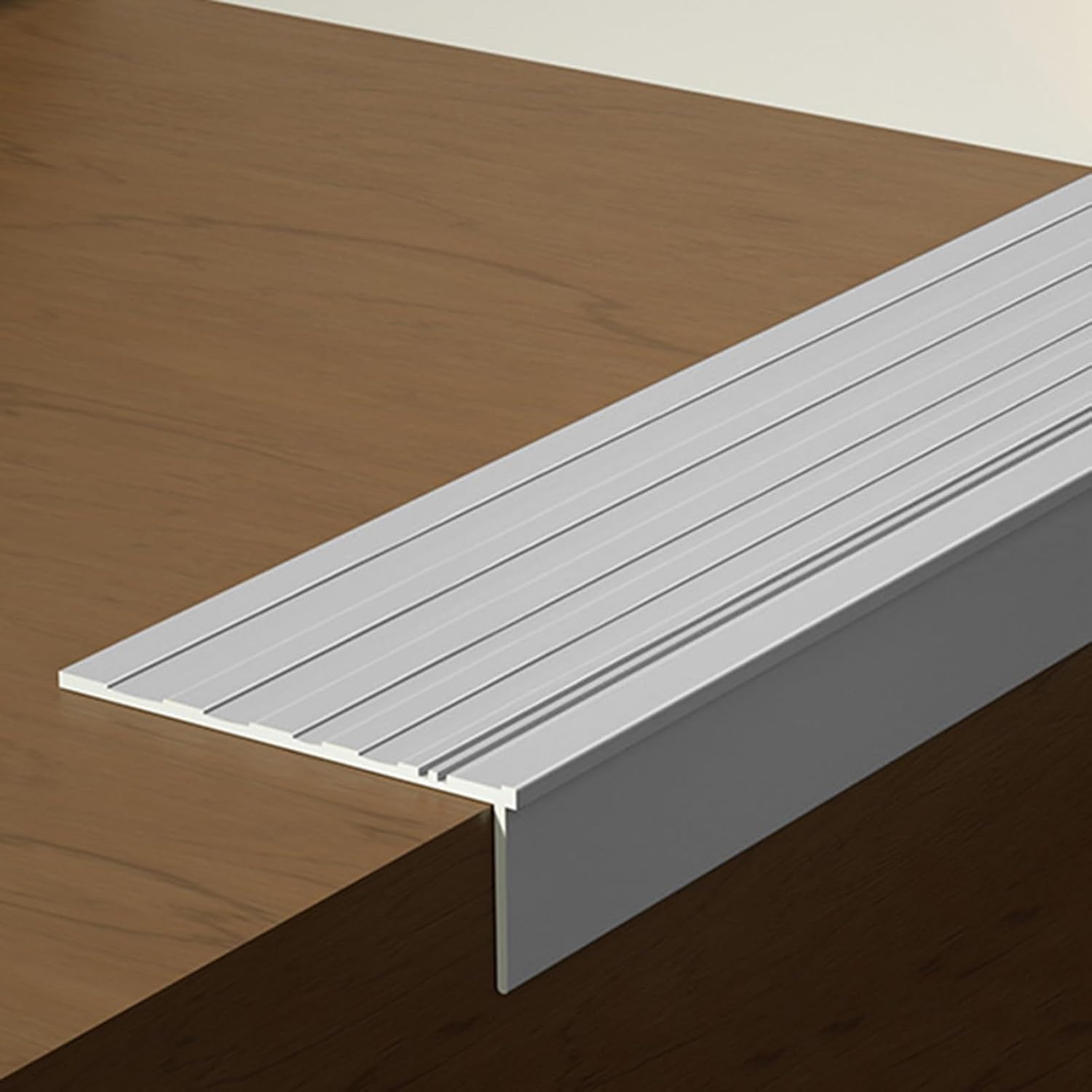 Tira de transición de 5x2 cm y metal dorado para peldaños y umbrales