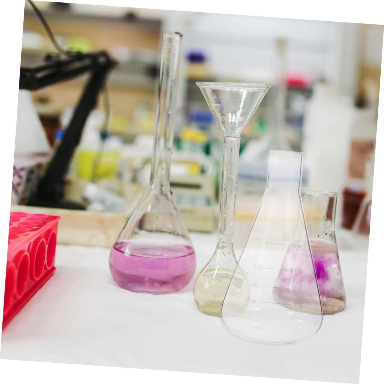 VALICLUD Flacon Conique en Verre Borosilicate Haute Résistance 500ml, Lot de 4 Pièces, Fioles de Laboratoire Épaisses pour Outils D'expérimentation Scolaire et Usage Scientifique