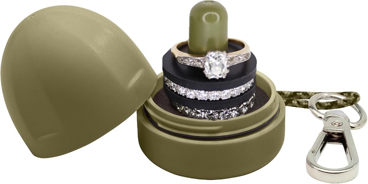 RING THING - Llavero con soporte para anillos, organizador y almacenamiento de joyas, soporte portátil impermeable para joyas, pastillero, llavero, accesorio de gimnasio y estuche para anillos de viaje (verde oliva)