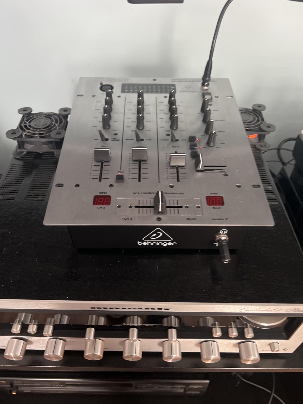 Behringer Pro Mixer Dx626 Mixer Dj profissional de 3 canais com