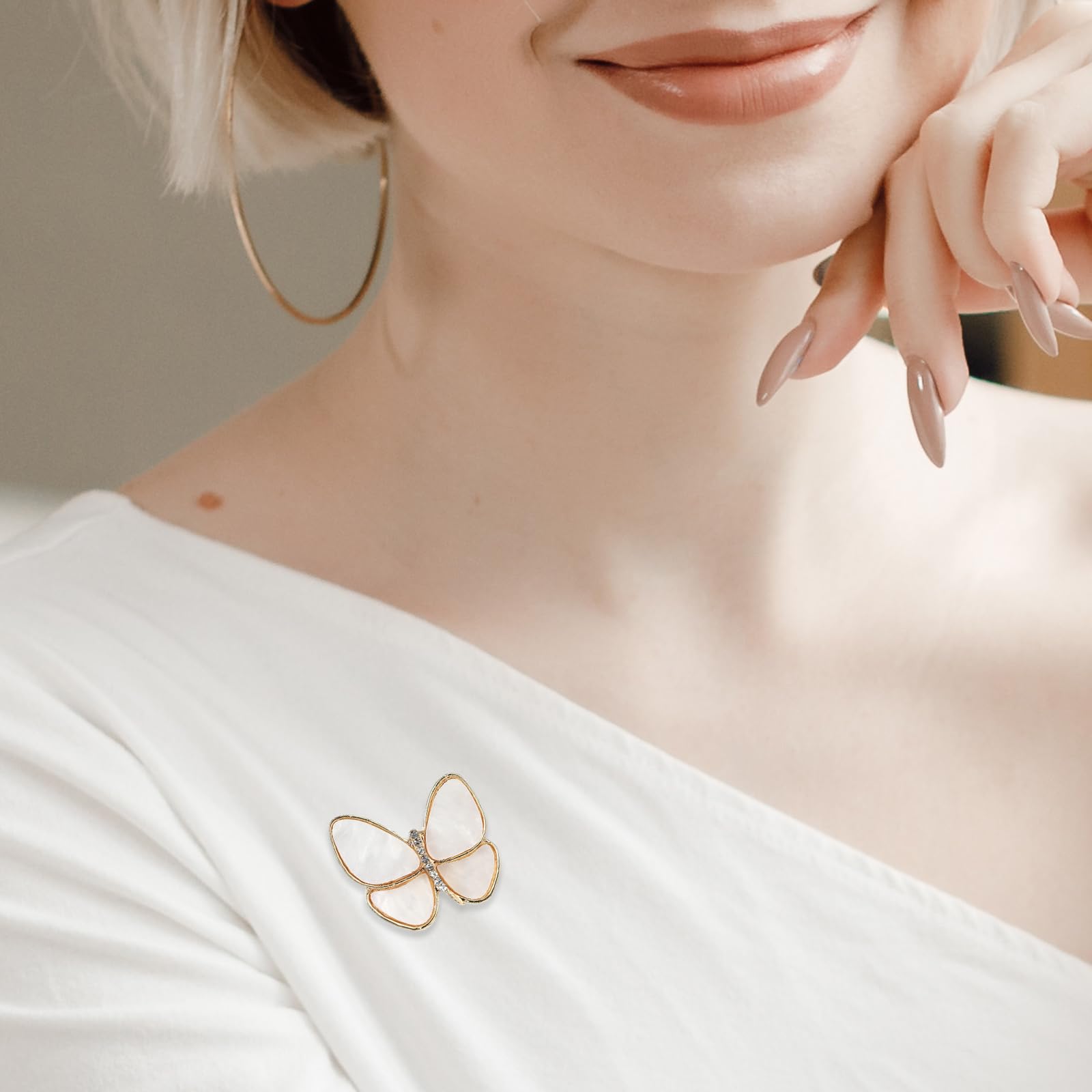 Andibro 4 Stück Schmetterlings Broschen für Damen,Strass Perlen Broschennadeln Modische Gold Broschen Anstecknadeln Elegant Schal Anstecknadel Clip Abzeichen Corsage Schmuck