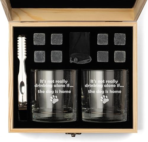 Juego de caja de regalo de vidrio de whisky con piedras de whisky y 2 vasos de rocas, no está realmente bebiendo solo si el perro está en casa