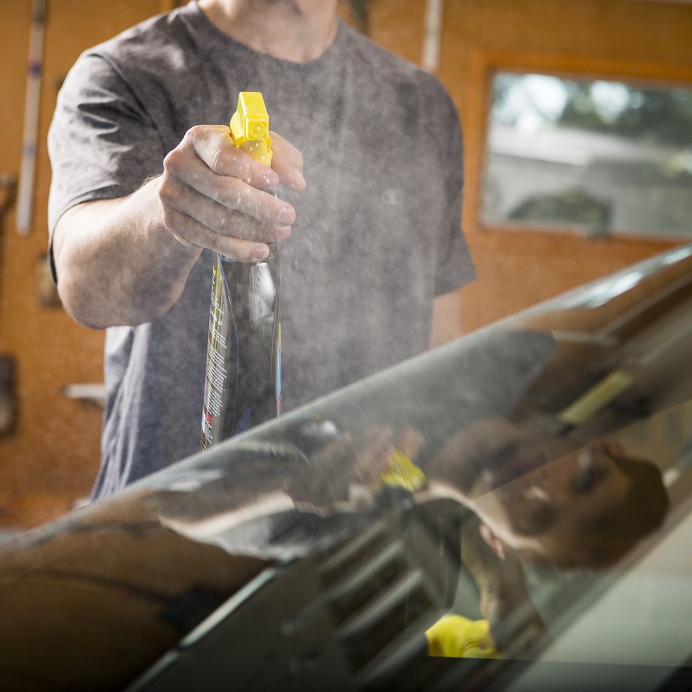 Invisible Glass 921642PK 22Ounce Premium Glass Cleaner and Window