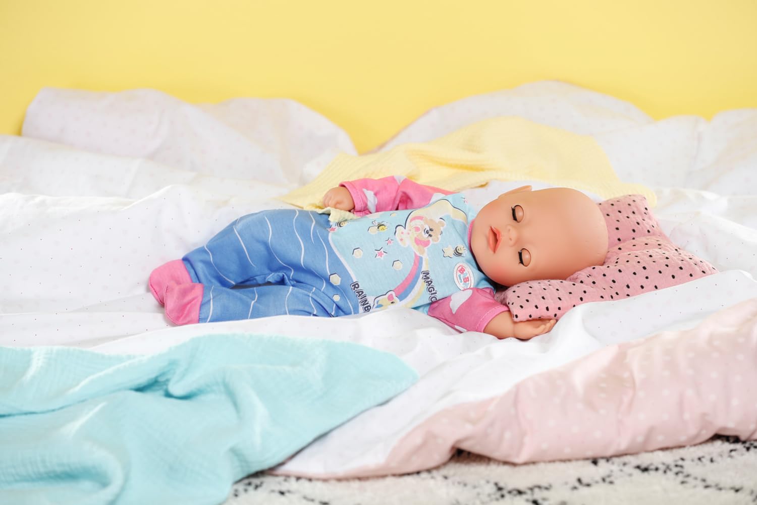 BABY born Mały kombinezon 834633 - super miękki pajacyk z tkaniny dla lalek 36 cm - zawiera nadruk i wieszak - lalka nie wchodzi w zakres dostawy - odpowiedni dla dzieci od 2 lat
