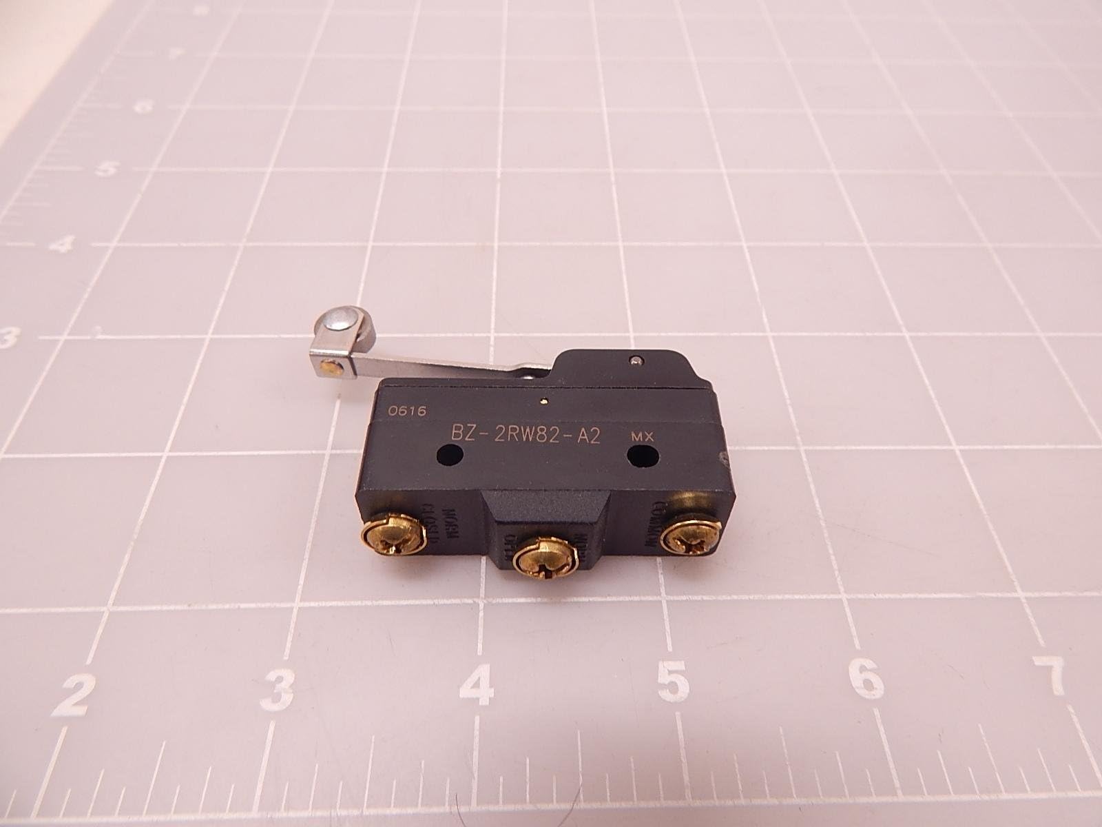 S&C BZ-2RW82-A2 BASIC SWITCH, ROLLER LEVER, SPDT, 15A, 480V