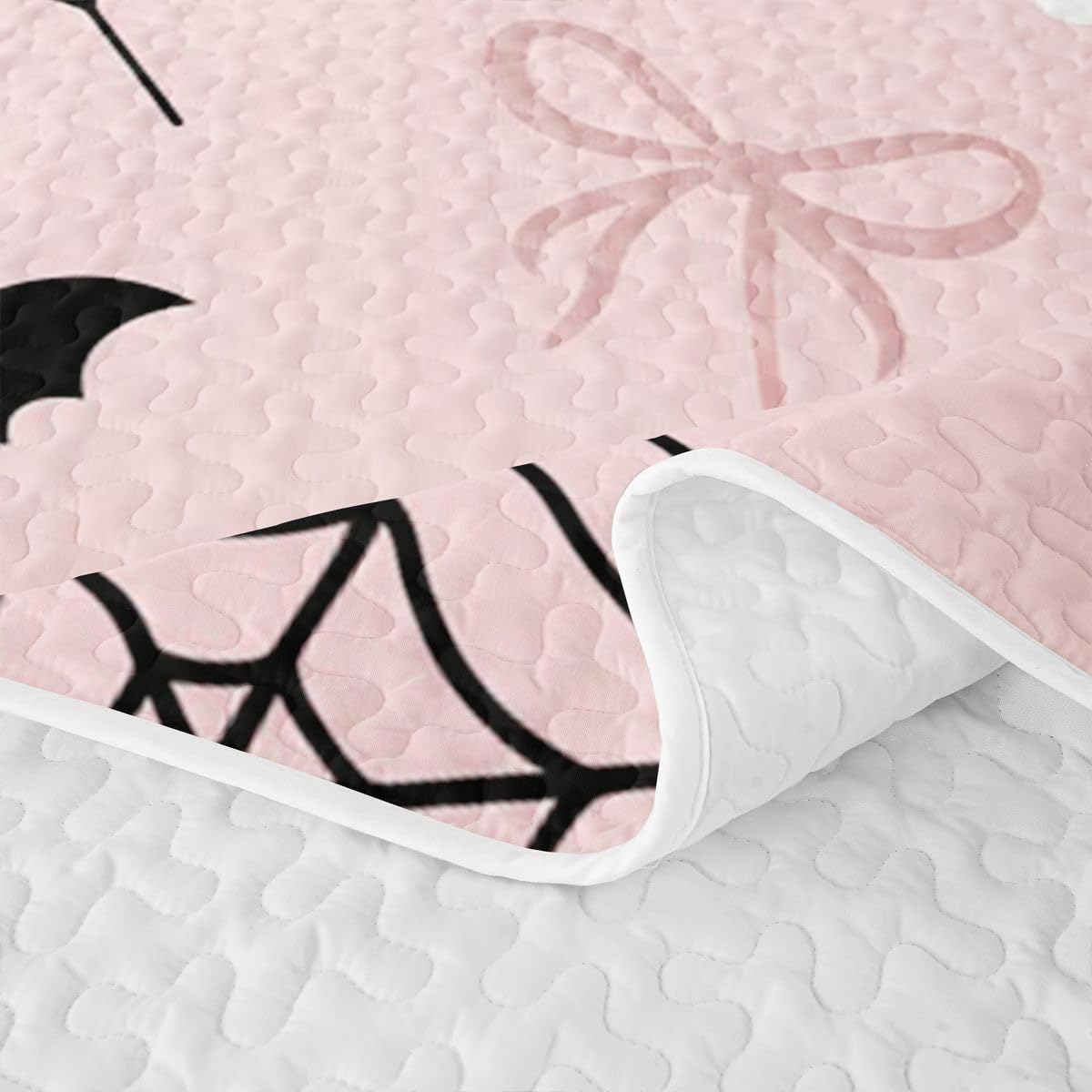 Feelyou Halloween Decor Quilt Set 3 Pieces King Size Ghost Quilted Bedding for All Season Pastel Kids Boys Girls Bedspread Coverlet Set with 2 Pillowcases