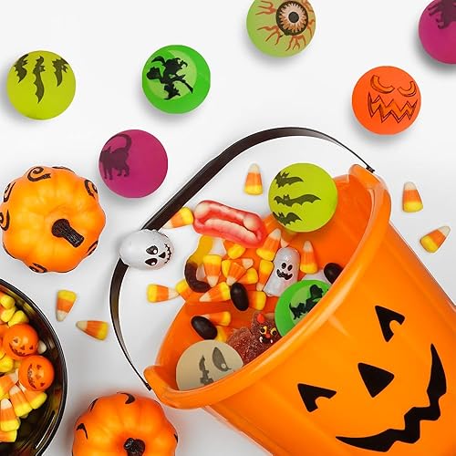 Miniatura 5 de ArtCreativity Bolas de rebote que brillan en la oscuridad de Halloween, paquete a granel de 72, 6 diseños temáticos de Halloween, bolas de alto