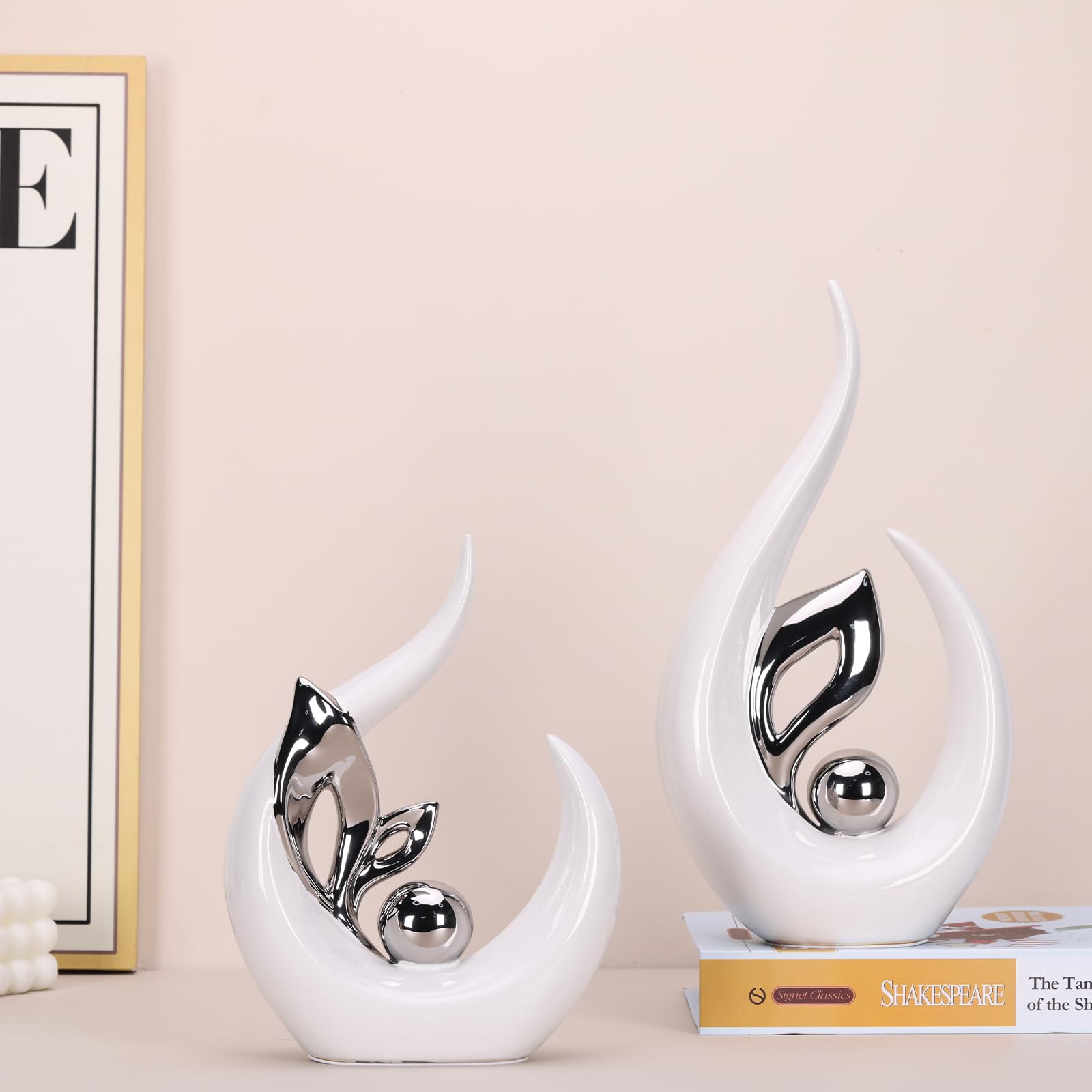 LCCCK Moderne Weiße & Silberne Keramik-Skulptur – Abstrakte Kunststatue 33cm im Skandinavischen Design für Wohnzimmer Esstisch, Büro und Eingangsbereich Dekorakzent