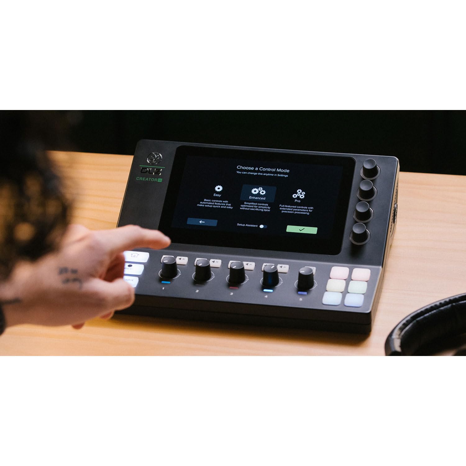 Mackie DLZ Creator XS Digitaler Mixer Mischpult für Podcasting und Streaming mit Speicherkarte