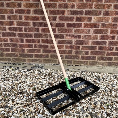 Steel Lawn Levelling Rake - 60 cm x 40 cm / 23.5" x 15.7" with Handle - Versatile Gardening Tool for Lawn Care, Mulch Spreading, Soil Grading, Ideal for Gardens, Yards, Golf Courses