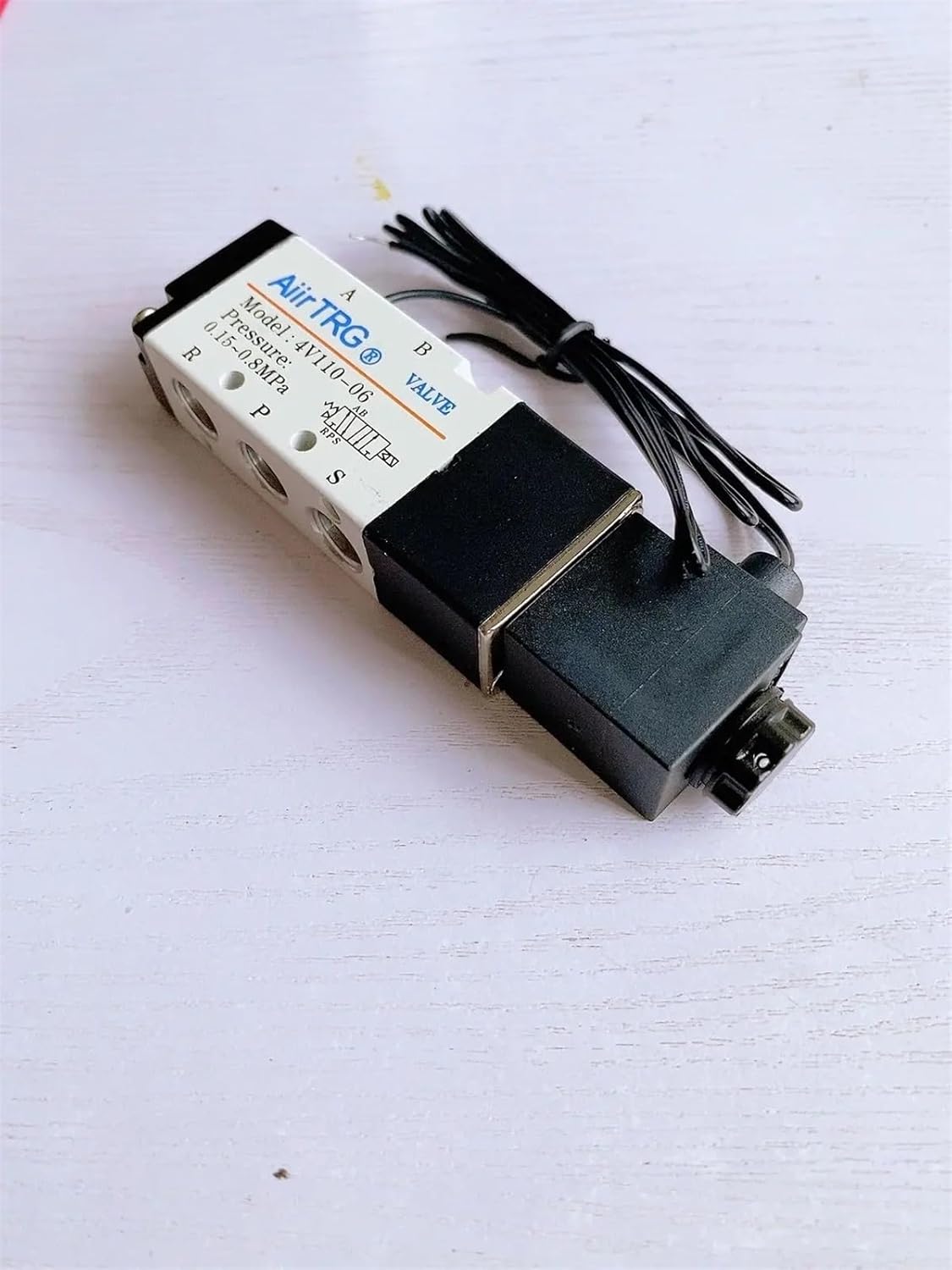 Air Solenoid Valves 4V110-06 2 Position 5 Port 1/8" Pneumatic Control Valve(AC110V)