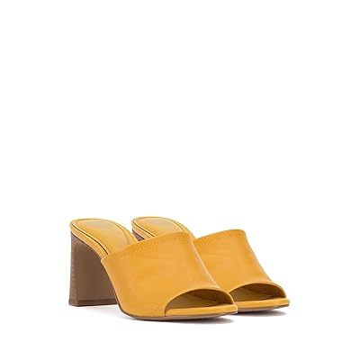 Vince Camuto Alyysa Women