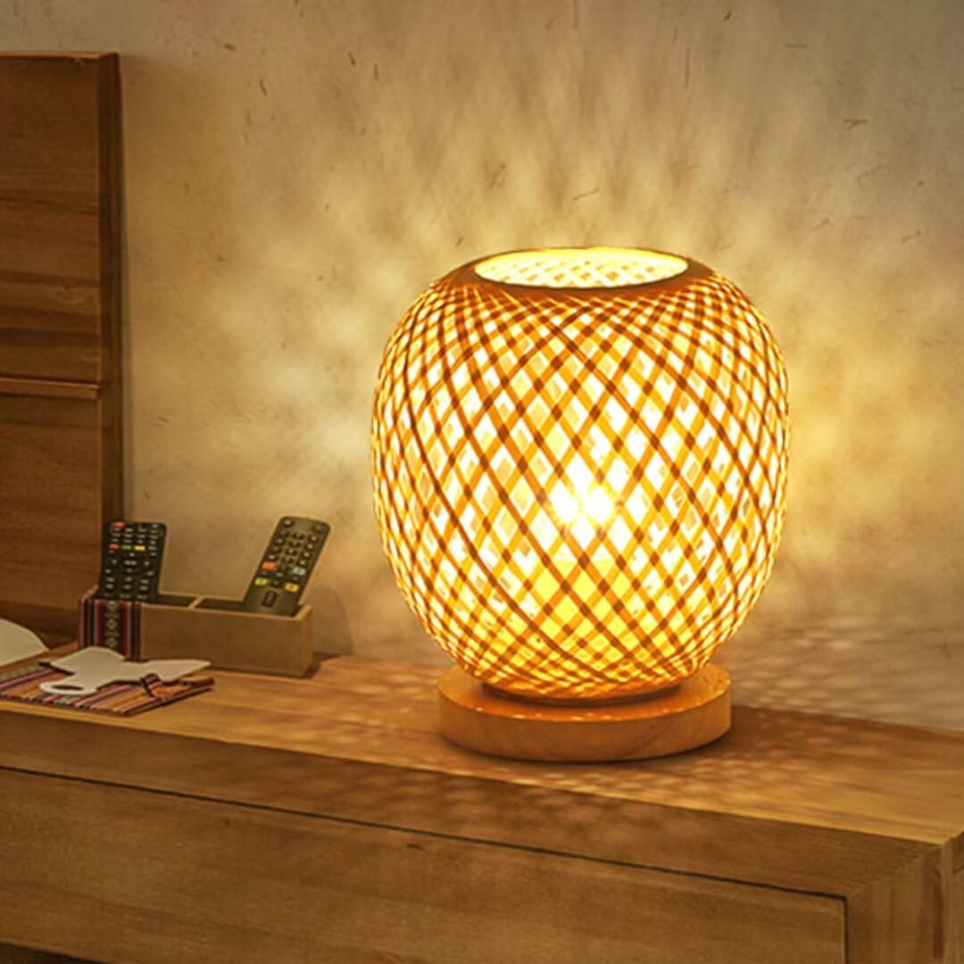 GUANSHAN Bamboo Weaving Lantern Table Lamp Bedside Lamp Rural Style Small Night Light Decorative Light Table Lighting Bamboo Weaving Desk Lampshade for Bedroom