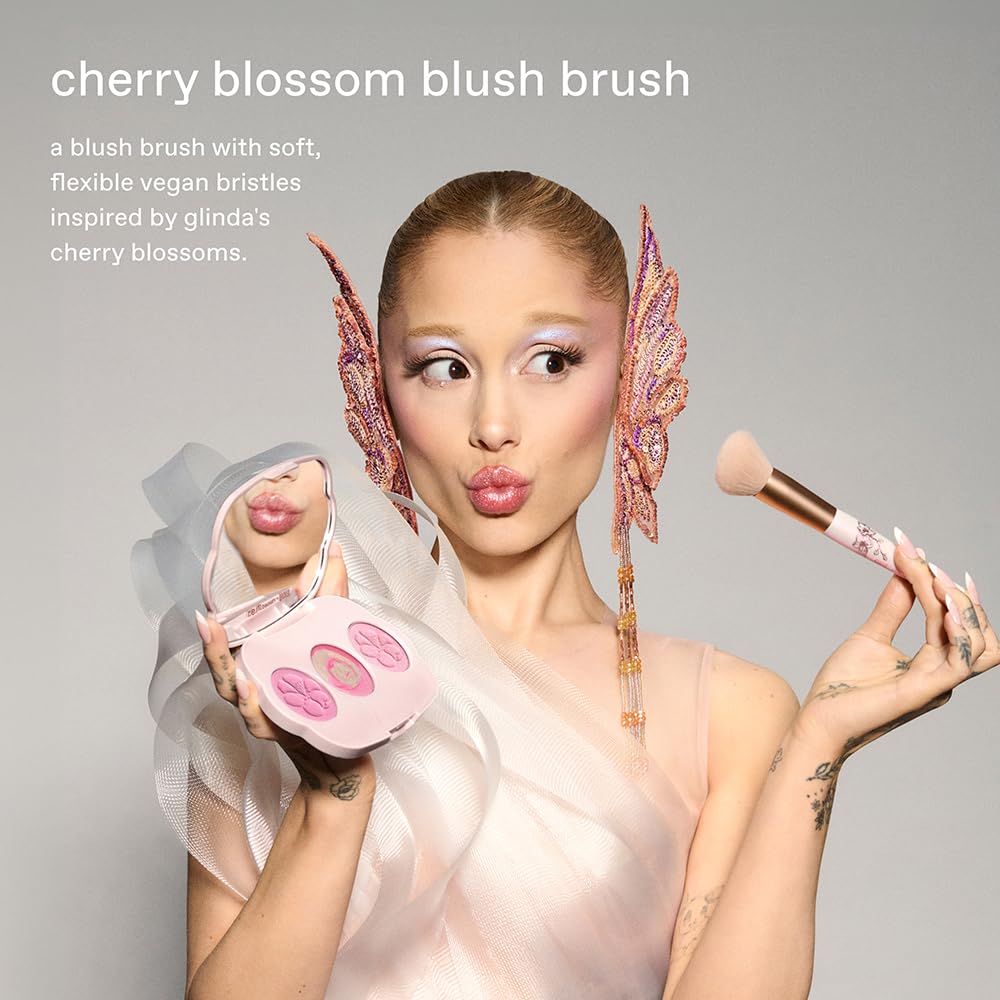 Cherry blossom blush palette レムビューティー ウィキッド R E M Beauty x Wicked Glinda Makeup Set Review Is It Truly Magical
