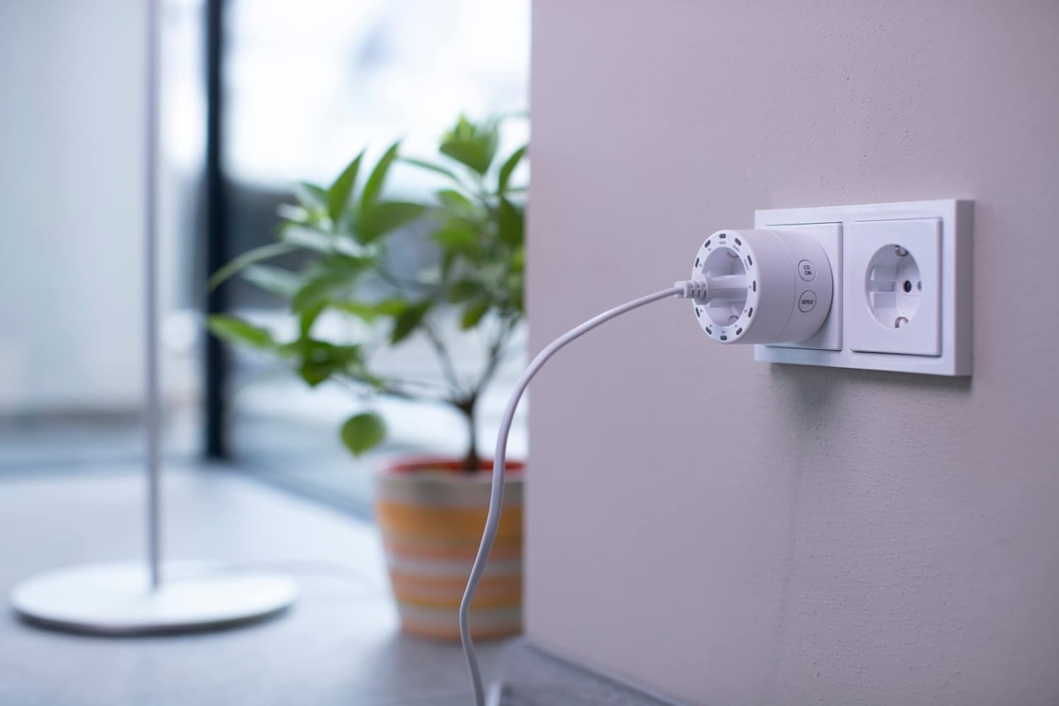 Brennenstuhl Digital Countdown Timer/Switching Socket with Integrated LED Display (Timer Socket for Indoor Use, Countdown Adjustable in 12 Levels, with Increased Touch Protection)