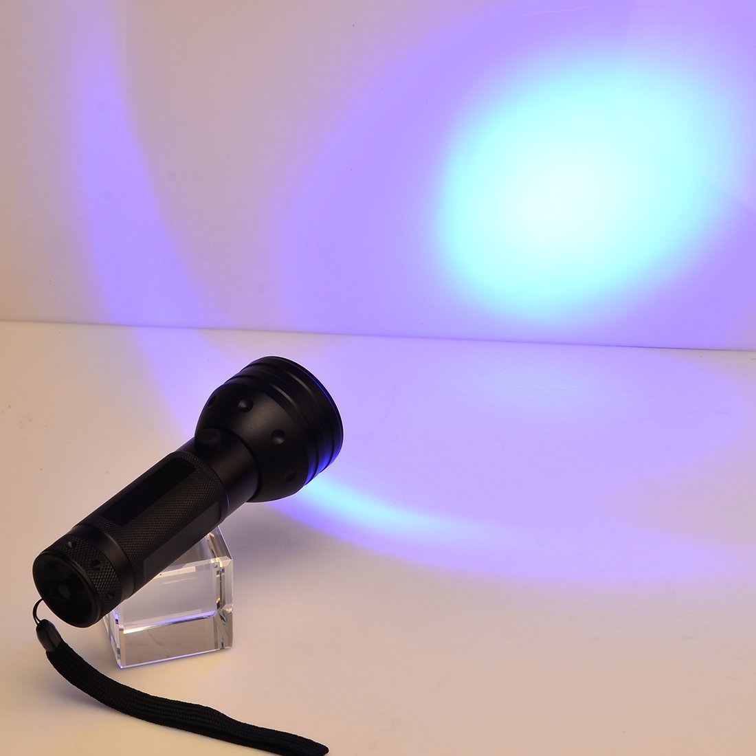 Amazon | uv 懐中電灯ブラックライト 51 LED uv 基本的な