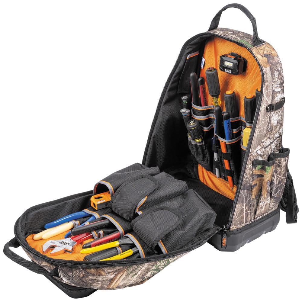 Klein Tools 62800BPCAMO - Mochila de herramientas Tradesman Pro, extragrande, con 40 bolsillos, con parte inferior moldeada, puerto de carga
