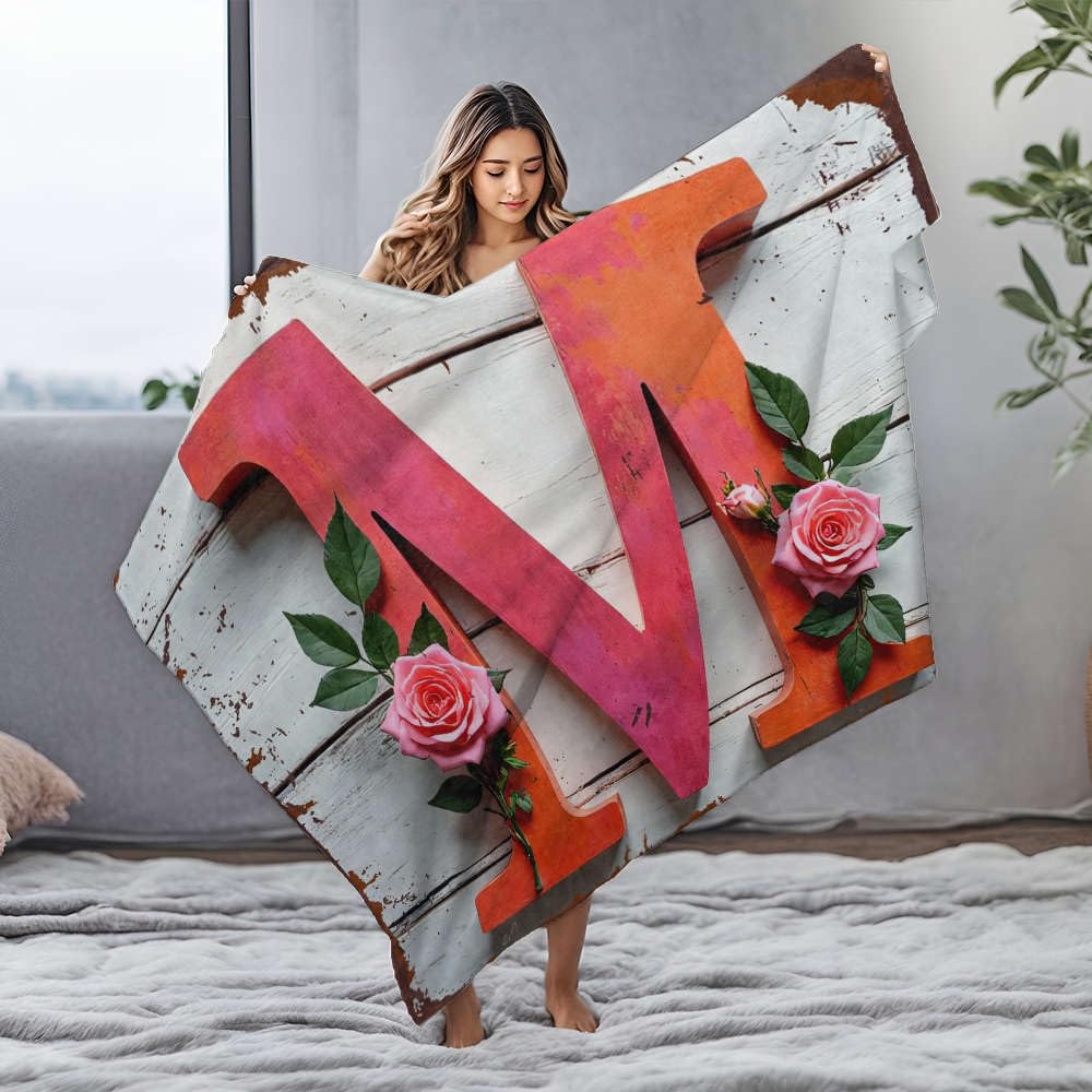 Couverture en flanelle lettre M et roses 150x200 pour canapé