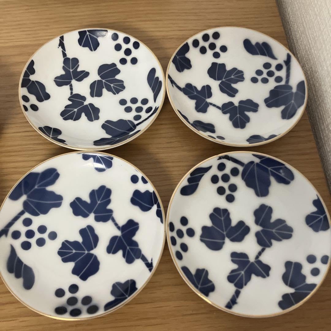 皇室御用達・深川製磁器のブドウ柄花器　26×22cm 皇室御用達・深川製磁器のブドウ柄花器 26×22cm - メルカリ