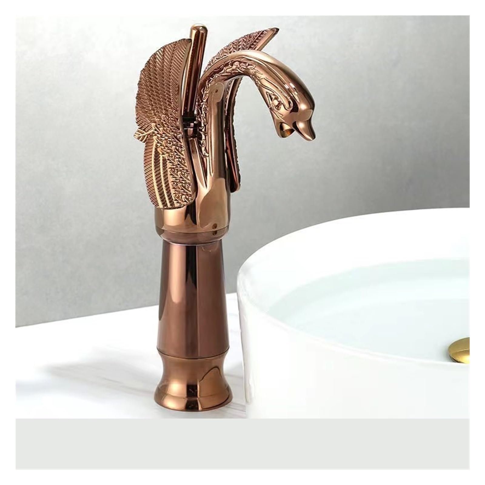 Robinet eau chaude et froide cygne vintage pour rénover une salle de bains
