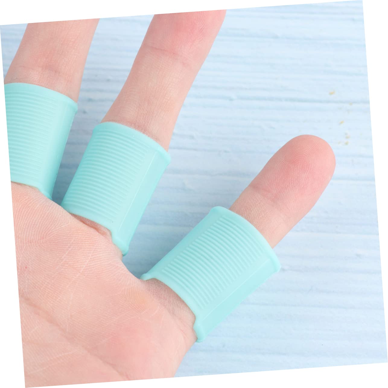 Ipetboom 8Pcs Elastic Silicone Finger Braces Sports Finger Sleeves for Golf Practice Comfortable Protector for Relief Easy to Adult