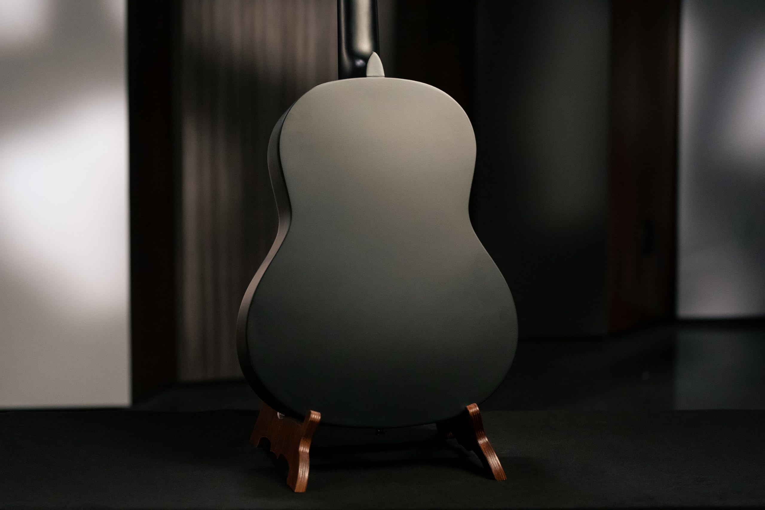 Ortega Guitars 4/4 Konzert Gitarre – Student Series – Fichte, Katalpa, Schwarz (RST5MBK)