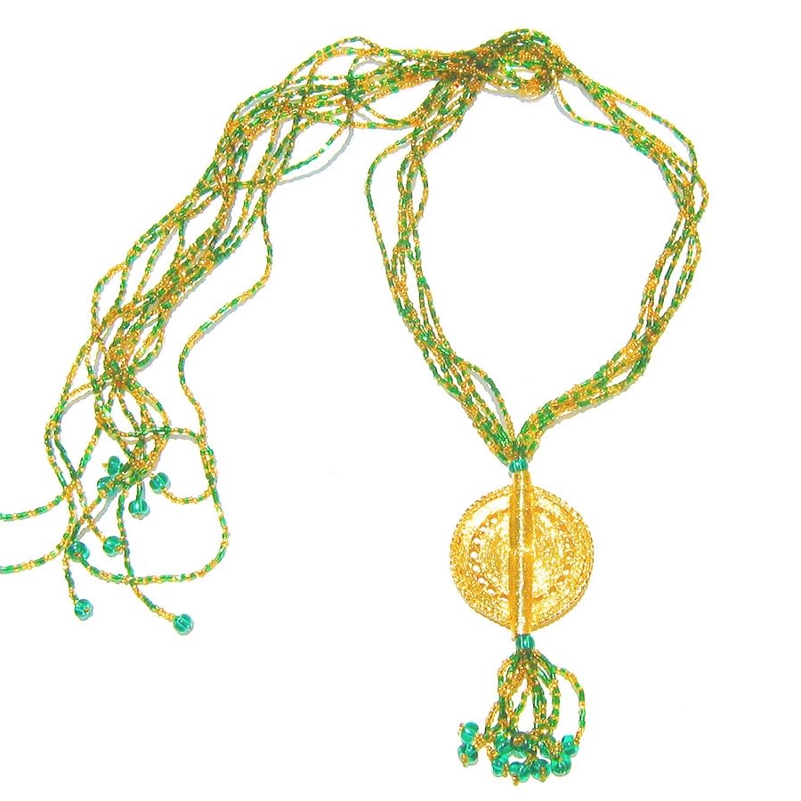 Collier africain Sikensi en perles : médaillon d'exception et artisanat d'art